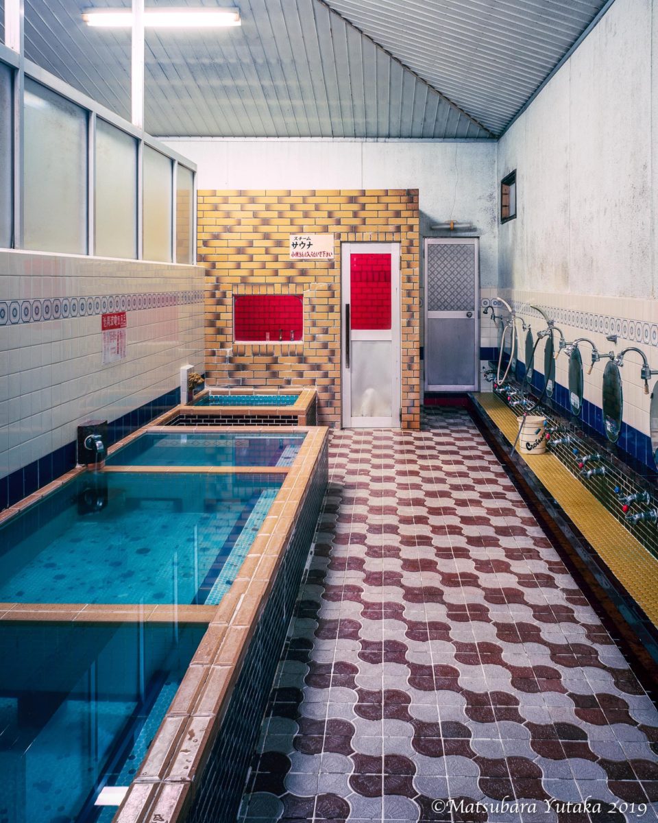 Local public bath "Sento" / Tokiwayu